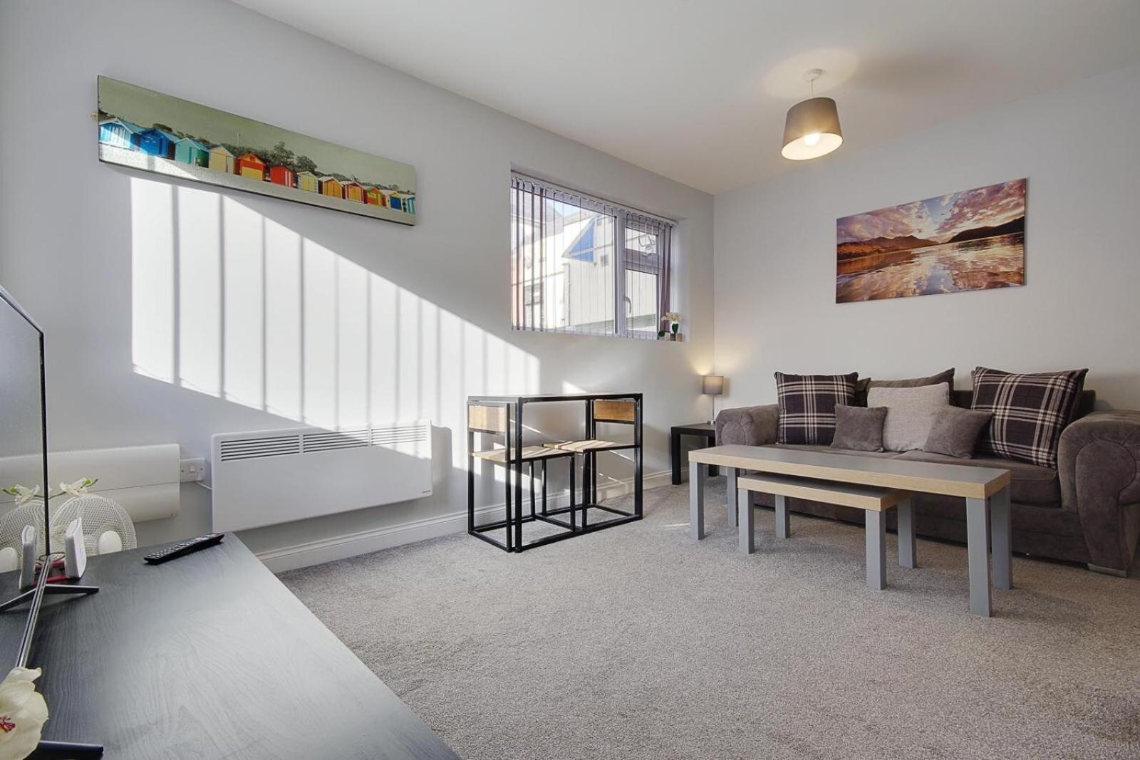 Ashley Road Apartments Poole Exteriör bild