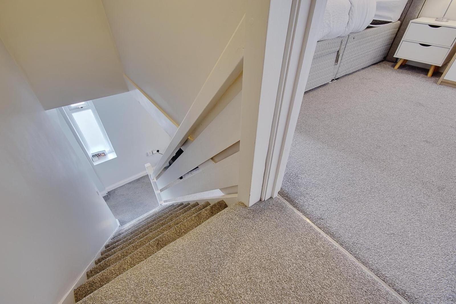 Ashley Road Apartments Poole Exteriör bild