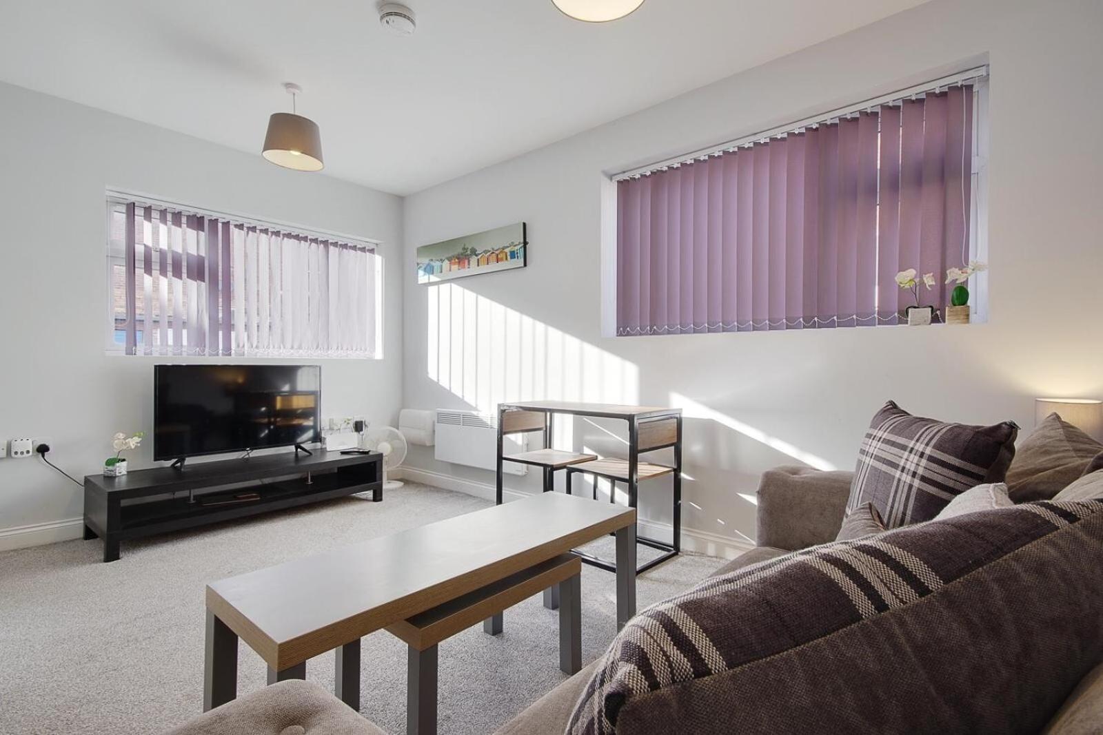 Ashley Road Apartments Poole Exteriör bild